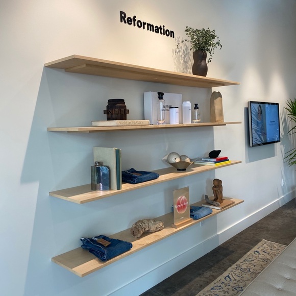 Meet your Posher - Picture 1 of 1